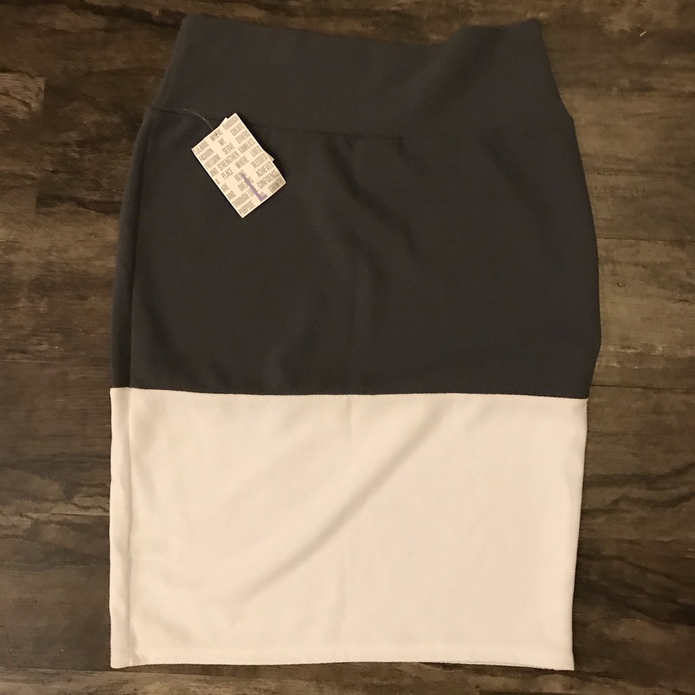 NWT Lularoe Cassie size L skirt